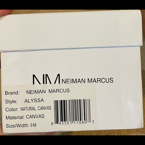 Neiman Marcus Beach sandals - Picture 4 of 4